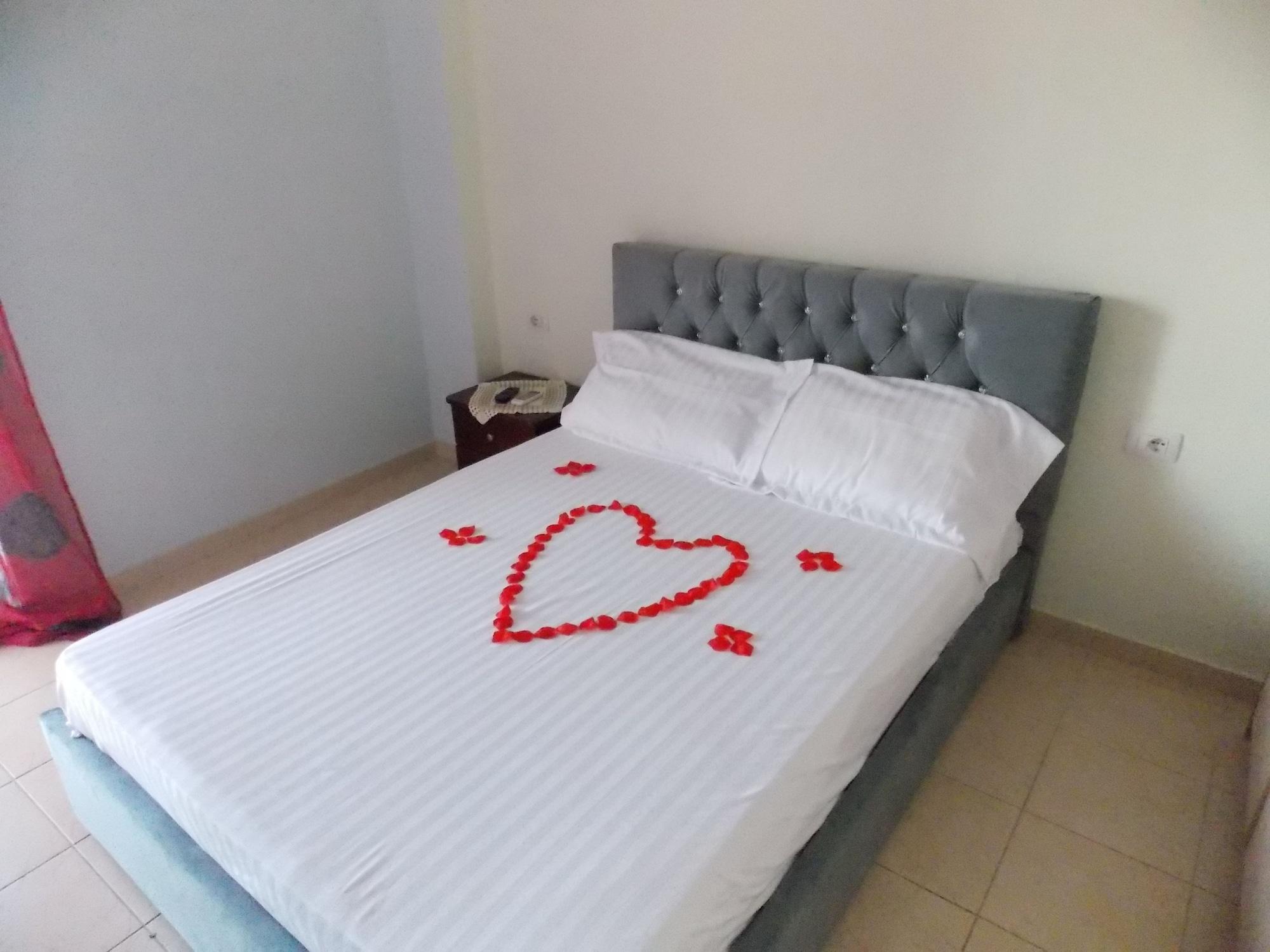 Afrimi Relax Apartments Sarande Bagian luar foto