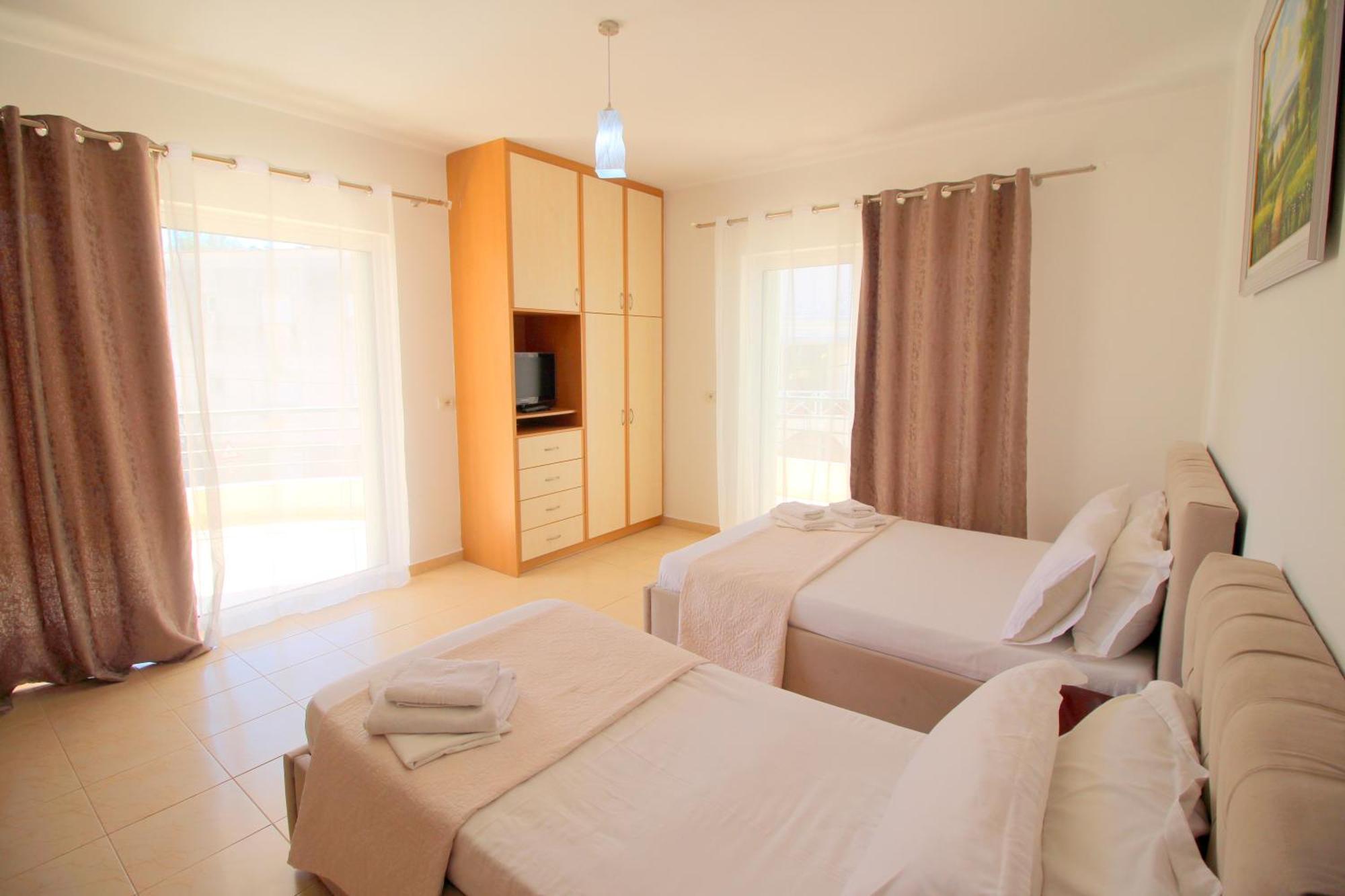 Afrimi Relax Apartments Sarande Bagian luar foto
