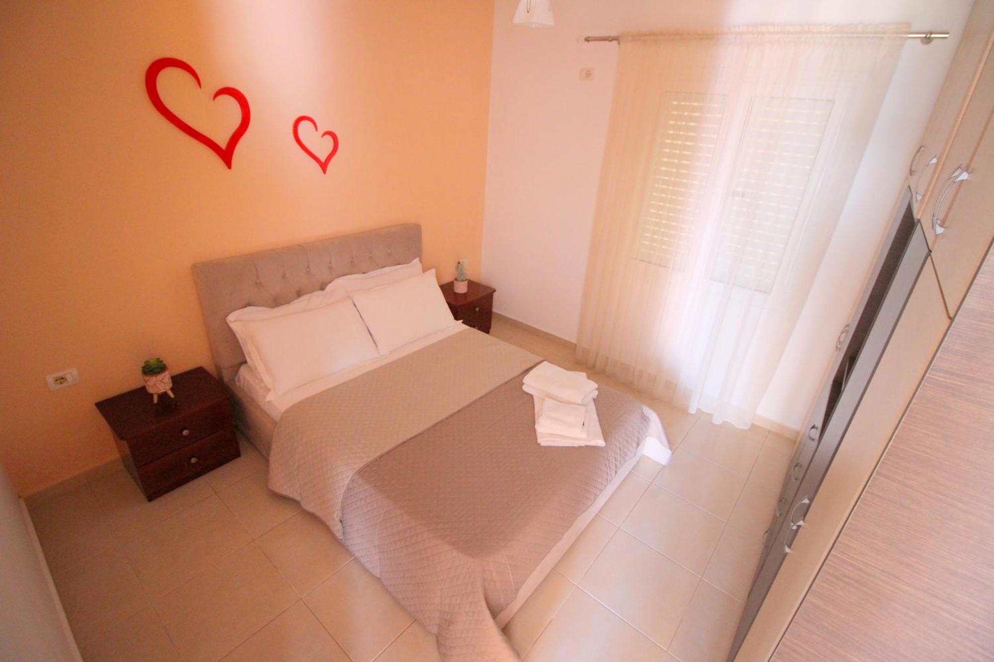 Afrimi Relax Apartments Sarande Bagian luar foto