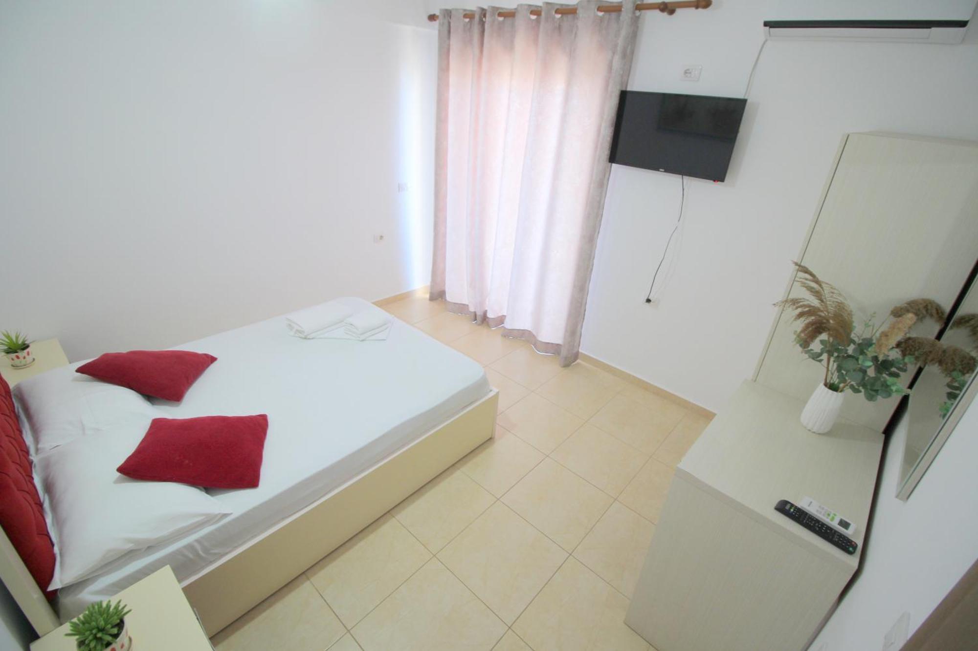 Afrimi Relax Apartments Sarande Bagian luar foto