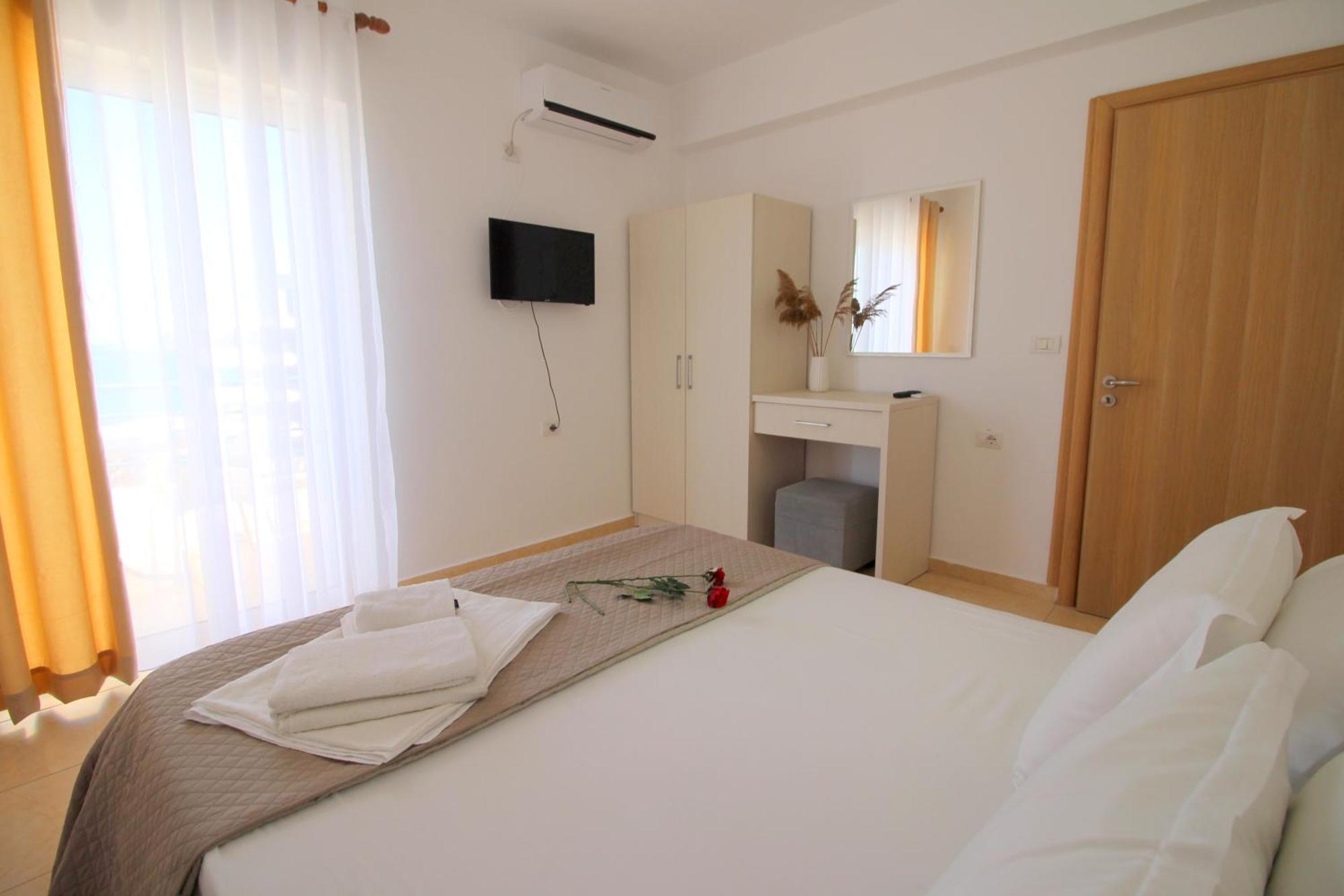 Afrimi Relax Apartments Sarande Bagian luar foto