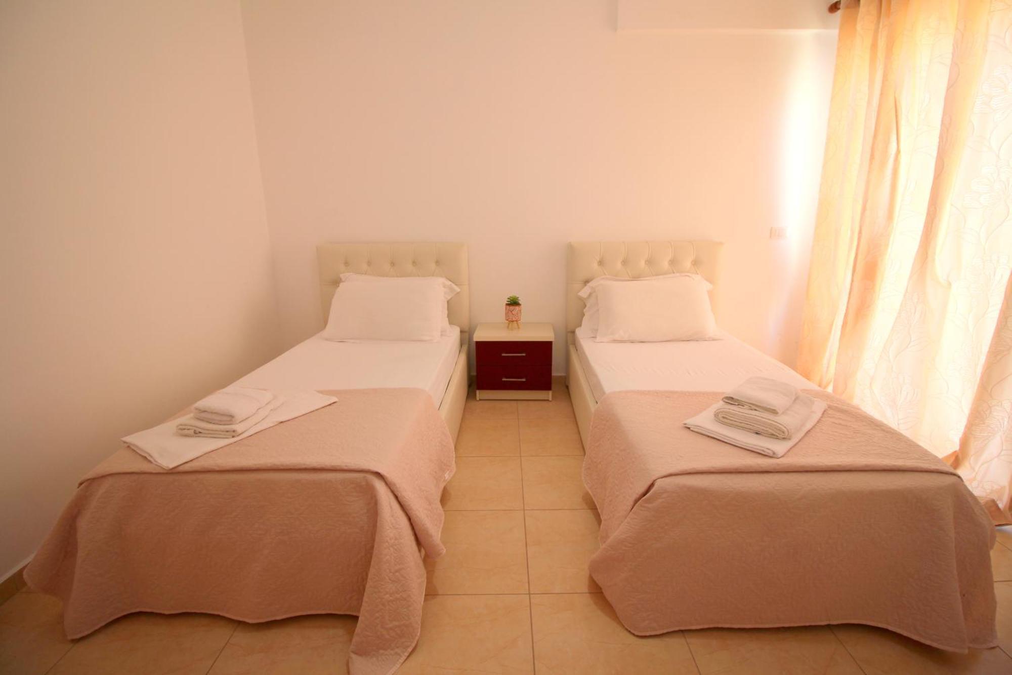 Afrimi Relax Apartments Sarande Bagian luar foto